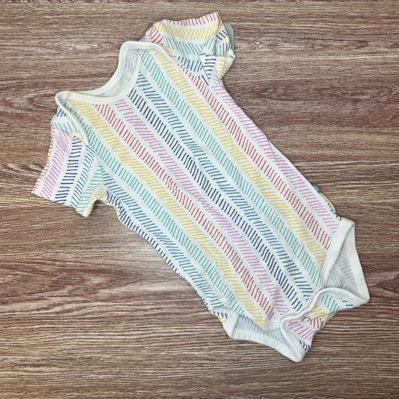 Kyte BABY Other - Kyte Baby Rainbow Herringbone bodysuit 6-12 months